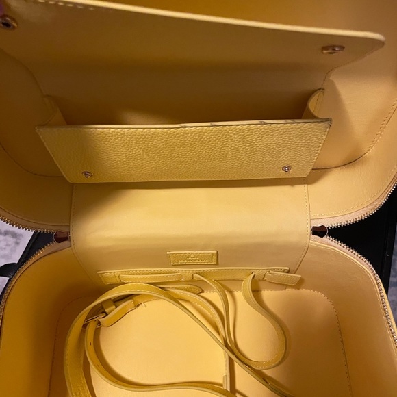 💛Truly Yellow Vegan Leather Trunk - Picture 8 of 14